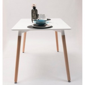 Mesa de comedor o cocina de diseño nórdico TOWER sobre de DM lacado en color blanco y patas de madera de haya