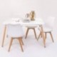 Conjunto de mesa TOWER 120 cm + 4 sillas DAY. Mesa con patas en haya natural y tapa lacado blanco.